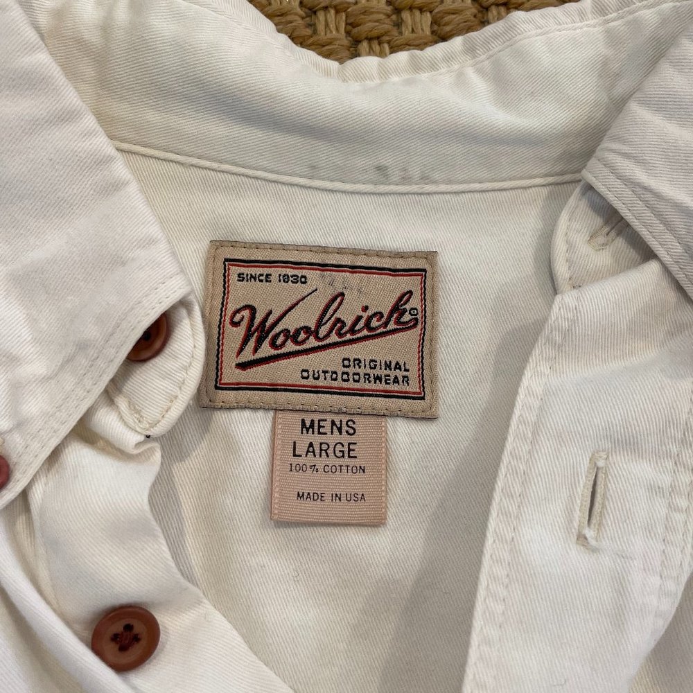 White Woolrich 100% cotton button down Size Large Made in USA
